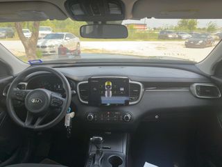2016 Kia Sorento 2.4L LX - Interior Full Dashboard Image